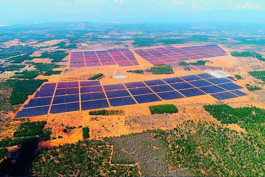 최신 회사 사례 베트남의 홍 피홍에 위치한 지상 태양력 생산 프로젝트 350MW